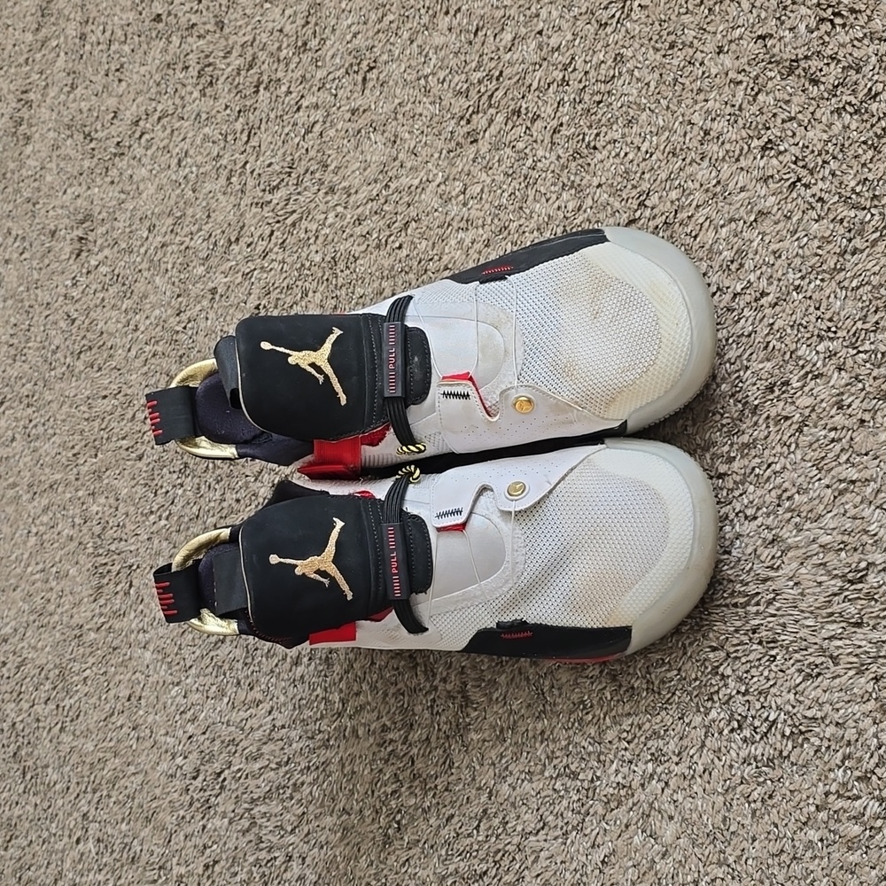 Used Air Jordan ARxxxiii